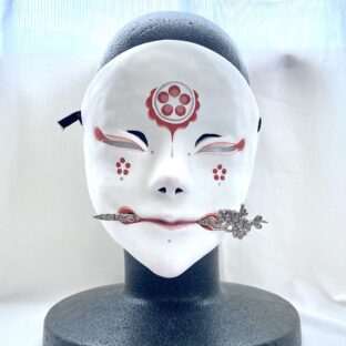 簪咥え人面 泡沫