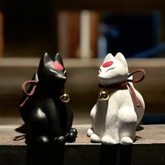 お守り守りきつね